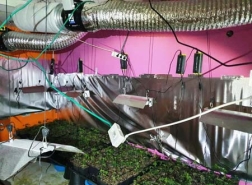 مختبرا لترويج المخدرات داخل شقة سكنية في مدينة حيفا