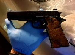 اعتقال مشتبه (24 عامًا) من حيفا بشبهة حيازة مسدس وذخيرة ومخدرات ومبلغ نقدي