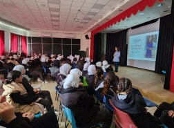 الناشطة البيئية ميرفت عودة تُقدم سلسلة محاضرات توعوية تحت عنوان الموضة  والاستدامة!