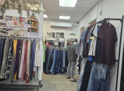 حيفا: فيتسو تنظم بازارا خاصا لبيع الملابس المُستعملة بمناسبة عيد الحب