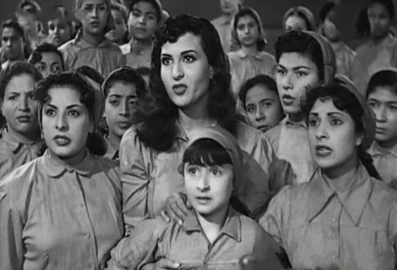 صورة من فيلم 4 بنات وضابط بلطف عن الشبكة.
